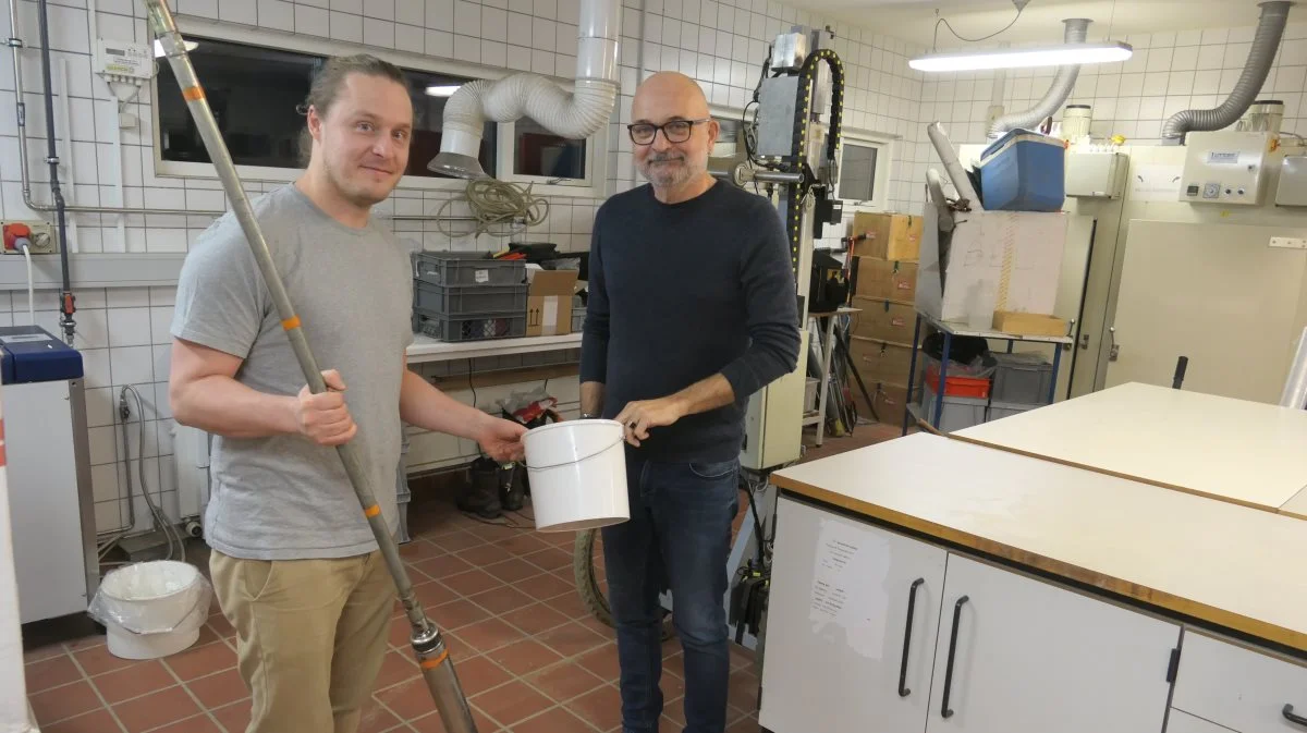 Med et særligt jordspyd er der blevet udtaget prøver på 10.000 lokaliteter i op til fire intervaller i 30 centimeters dybde under såkaldte genbesøg på de tidligere anvendte prøvefelter rundt omkring i landet. Foto: Bøje Østerlund  