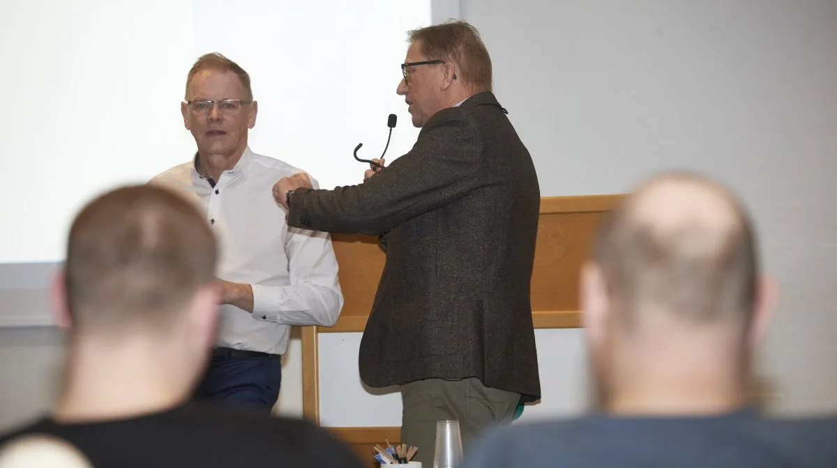 Det bliver et vigtigt politisk år for dansk landbrug, forudså Venstres Erling Bonnesen (MF) og EU-parlamentariker Asger Christensen (th) ved gårsdagens frømøde i Odense. Foto: Erik Hansen