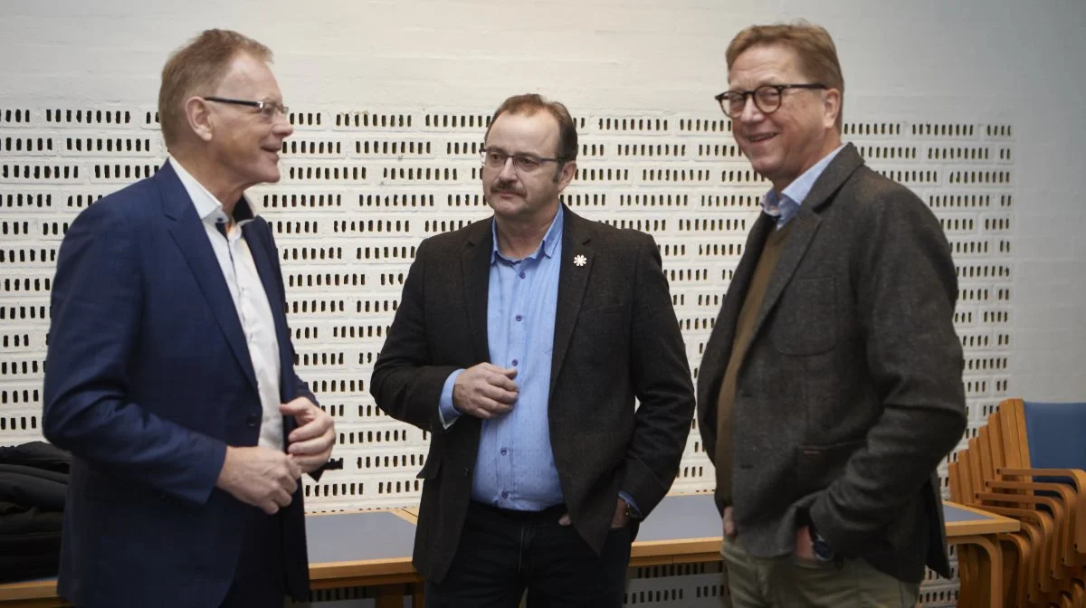 Det bliver et vigtigt politisk år for dansk landbrug, forudså Venstres fynske folketingsmedlem Erling Bonnesen og EU-parlamentariker Asger Christensen (th) ved frødagen i Odense. I midten formanden for Frøavlerne på Fyn og Langeland, Arne Vad, Midskov. Foto: Erik Hansen