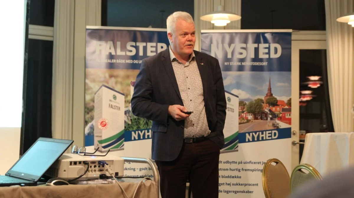 Henrik Møller fra Sesvanderhave benytter et »indeks for fremspiring«, som et samlet udtryk for fremspiringshastighed og plantemasse dannet i forløbet. Foto: Jesper Hallgren