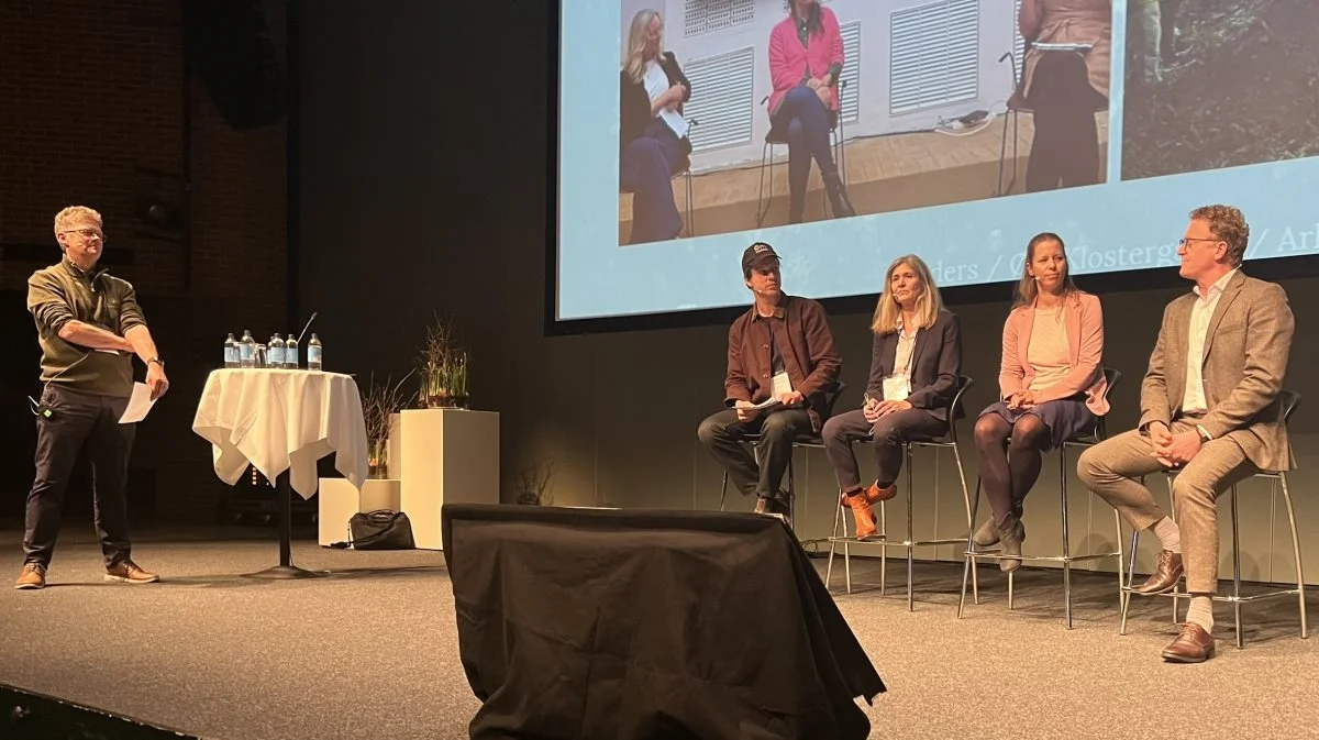 Fra venstre er det Jens Elbæk, Anders Højlund Andersen, Henriette Øllgaard, Veronika Hansen og Henrik Vinter Olesen, der satte gang i debatten om regenerativt landbrug på Plantekongres 2024. Fotos: Kasper Stougård 