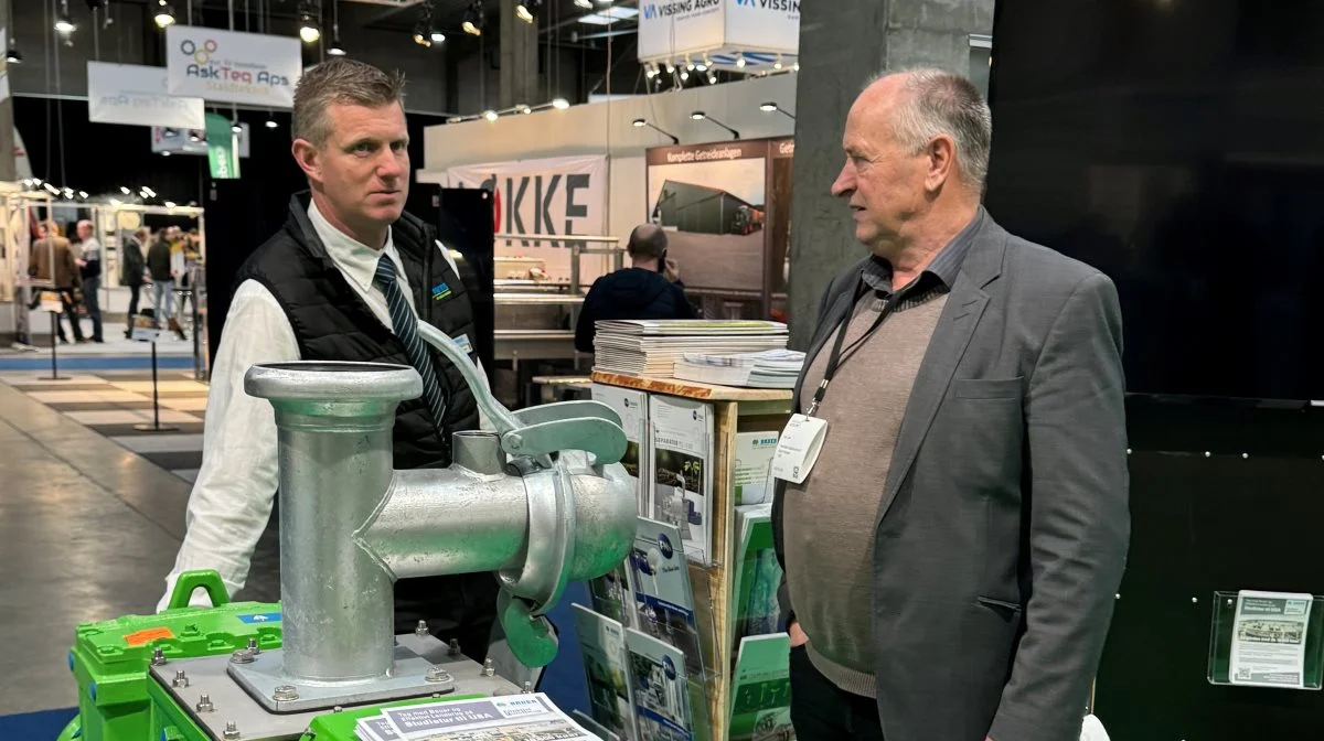 Gylleseparation og september måneds studietur til USA kan man få sig en snak om med Bauers skandinaviske salgschef Jacob Johnsen (tv) på NutriFair. Foto: Jacob Lund-Larsen