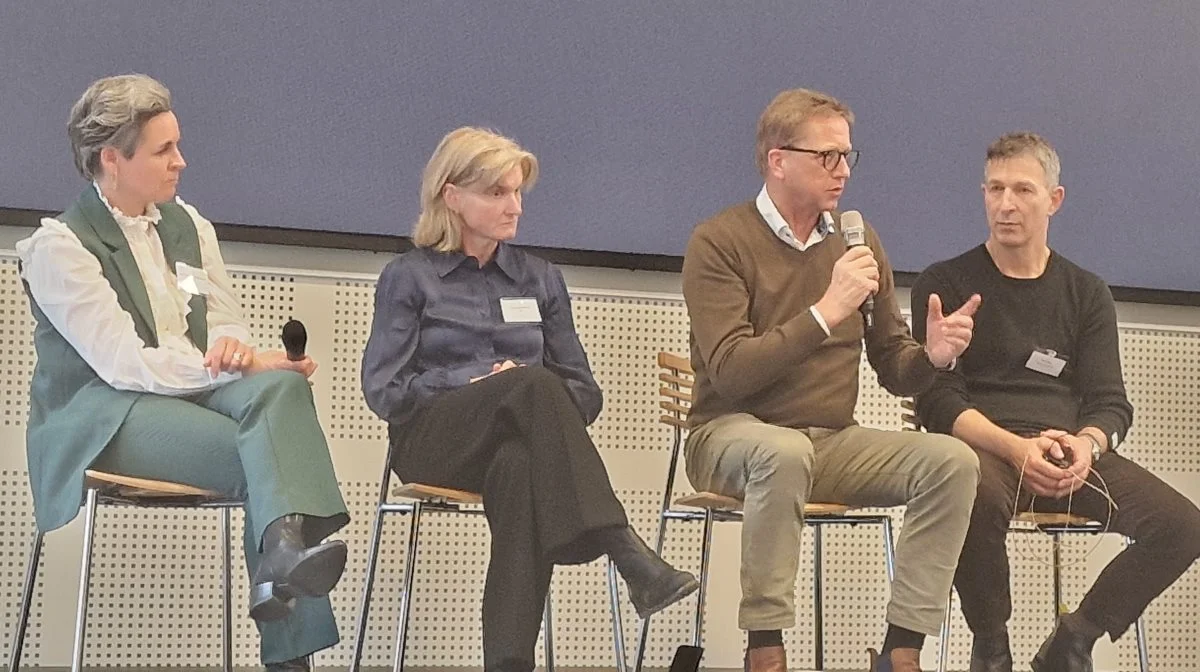 Afsluttende på konferencen var der en paneldebat med indlederne fra venstre Mette Toftegaard Rasmussen, BDO, Trine Vig Tamstorf, Landbrug & Fødevarer, MEP Asger Christensen og Søren Bisp, Seges Innovation.