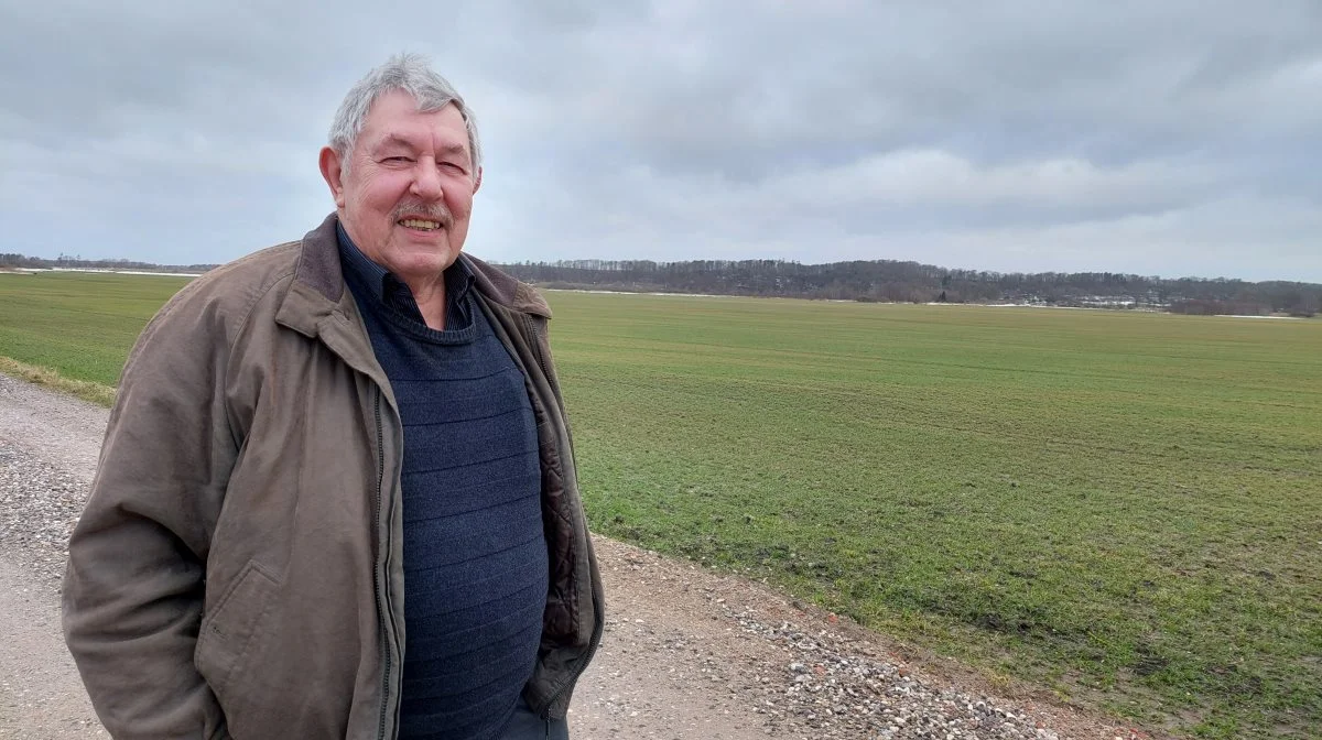 Jens Christian Bach betegner Kolindsund som noget af Danmarks bedste landbrugsjord. Fotos: Christian Carus