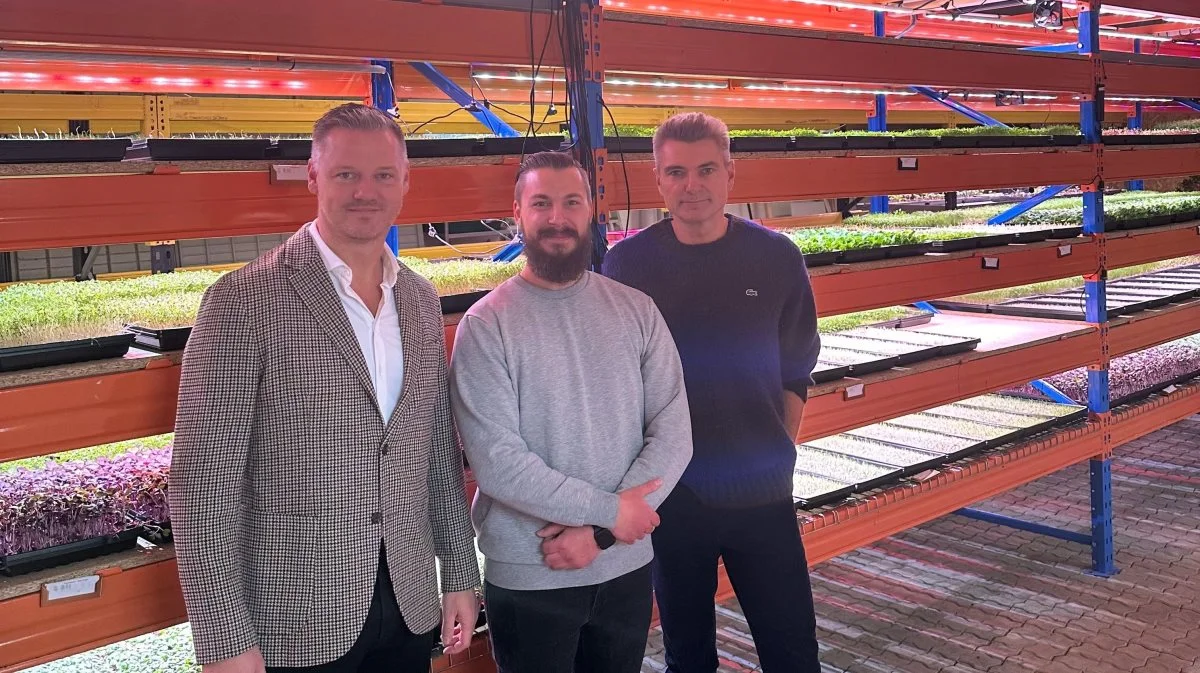 Morten Larsen (tv) og Thomas Visti (th) slog til og høstede tilsammen 20 procent af Ragnar Dixens virksomhed Heimdalgaard. Pressefoto