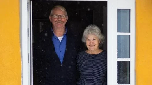 Parret Søren og Vibeke Bagge Jørgensen er kommet godt videre, efter at de som minkavlere måtte afvikle deres minkproduktion i forbindelse med corona. Erstatningen er nu i hus – ikke mindst hjulpet på vej af rådgivningsvirksomheden Boje & Ladekjær. Foto: Boje & Ladekjær