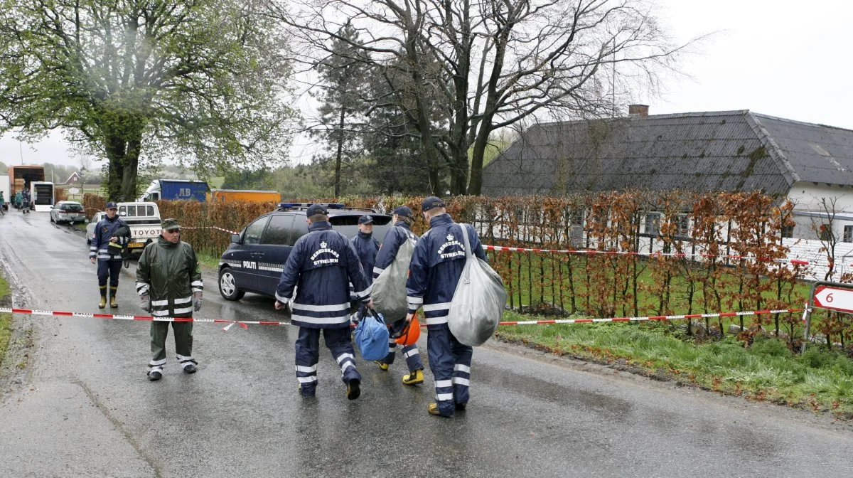 Fødevarestyrelsen og Beredskabsstyrelsen har i weekenden haft travlt med at aflive besætninger, der er ramt af fugleinfluenza to steder i landbruget. Billedet her er et foto fra et tidligere udbrud, og har derfor ikke noget med de aktuelle tilfælde at gøre. Arkivfoto: Erik Hansen