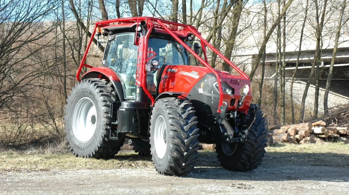 Det er modeller fra den mindste Vestrum til den største Magnum, der kan opbygges til brug i skoven. Her en Puma 175 udstyret af specialisterne hos Thanhofer med komplet inddækning og førerbeskyttelse. Foto: Case IH