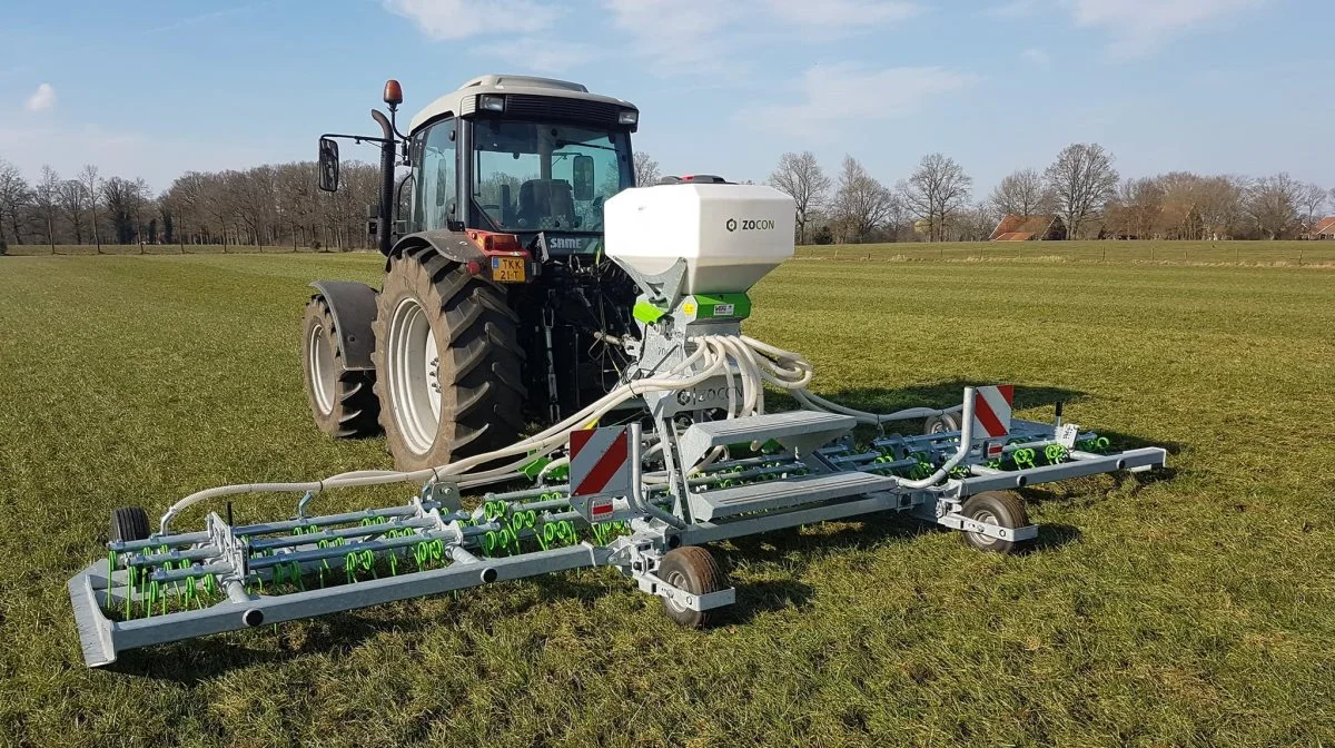 Græsmarksharven fra Zocon er omdrejningspunktet, når Jens Lübeck Agro sætter fokus på pleje af græsmarken. Pressefoto