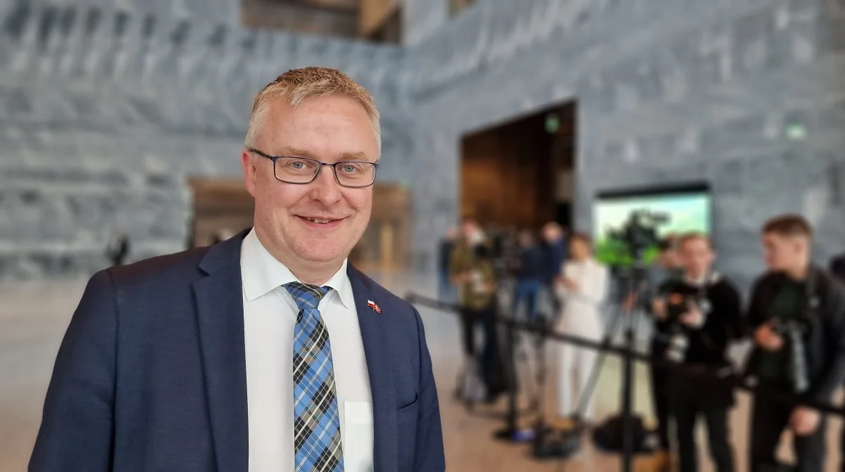 »Regeringen foreslår blandt andet, at nye farestalde skal bygges, så fiksering af søer alene er muligt dagene lige omkring faring, mens eksisterende farestalde, der er indrettet til længerevarende fiksering, udfases«, skriver Jacob Jensen. Arkivfoto