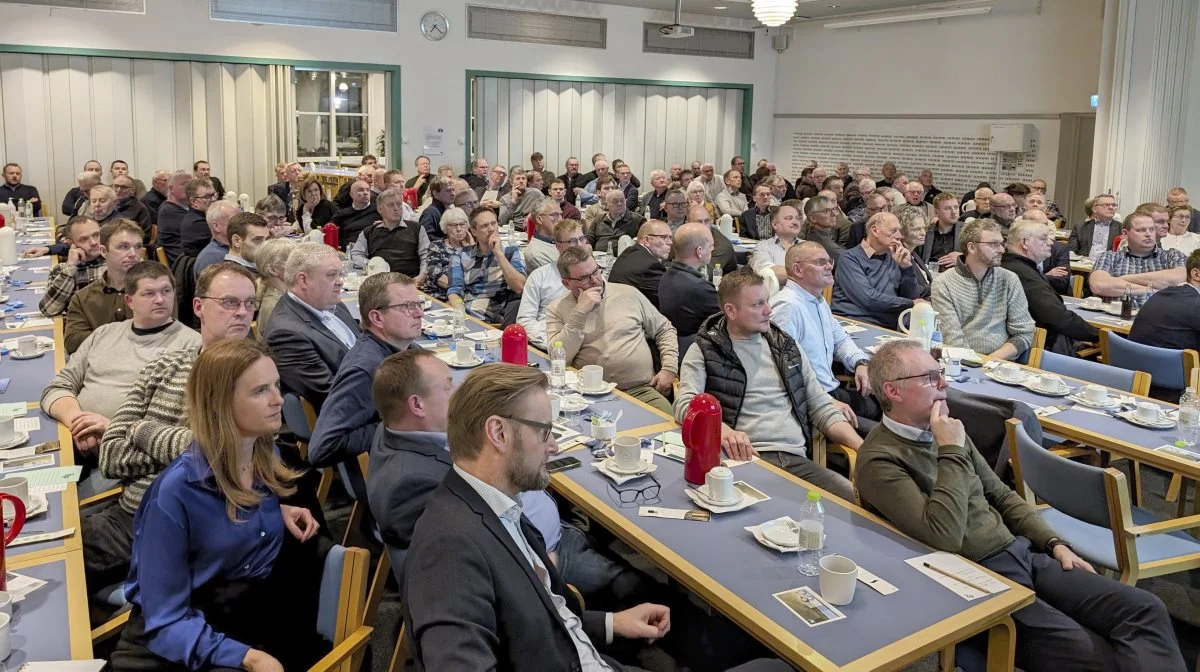 157 deltog ved DLG’s regnskabsmøde i DLG-bygningen på Hvidkærvej. I forgrunden vicekoncernchef Camilla B. Simonsen og koncerndirektør Bøje S. Kjær, der begge havde et indlæg ved det velbesøgte møde.