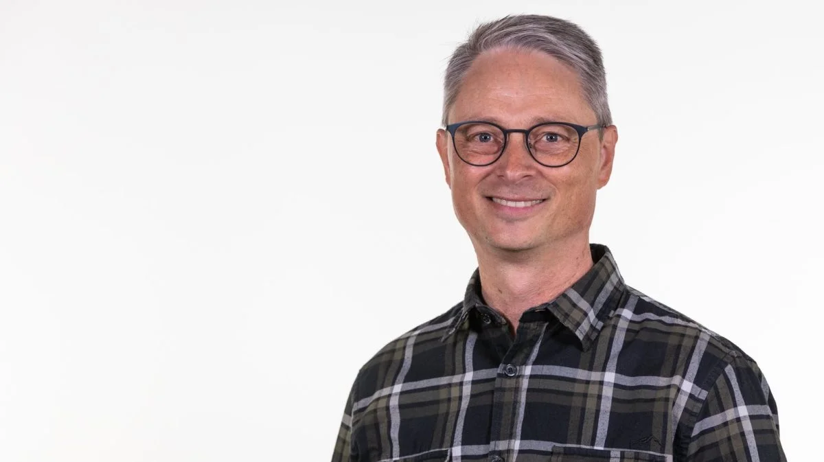 - Erfagrupper kan for unge landbrugere fungere som en slags helle, hvor de kan få lov at stille de spørgsmål, som de måske ikke oplever, at der er plads til i hverdagen, påpeger planteavlsrådgiver Kasper Holm Kristensen, Velas. 