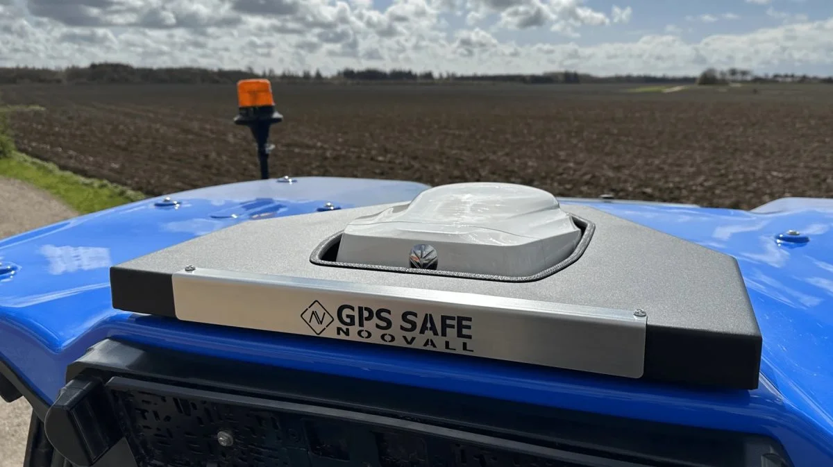 GPS Safe monteres let på traktoren eller landbrugsmaskinen. Foto: Noovall
