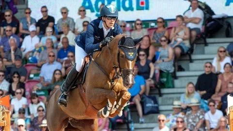 Et samarbejde mellem Agria og springrytteren Henrik von Eckermann skal opmuntre til øget fokus på vigtigheden af korrekt hestehåndtering og hestesundhed hos ryttere på alle niveauer i Europa. Foto: Agria