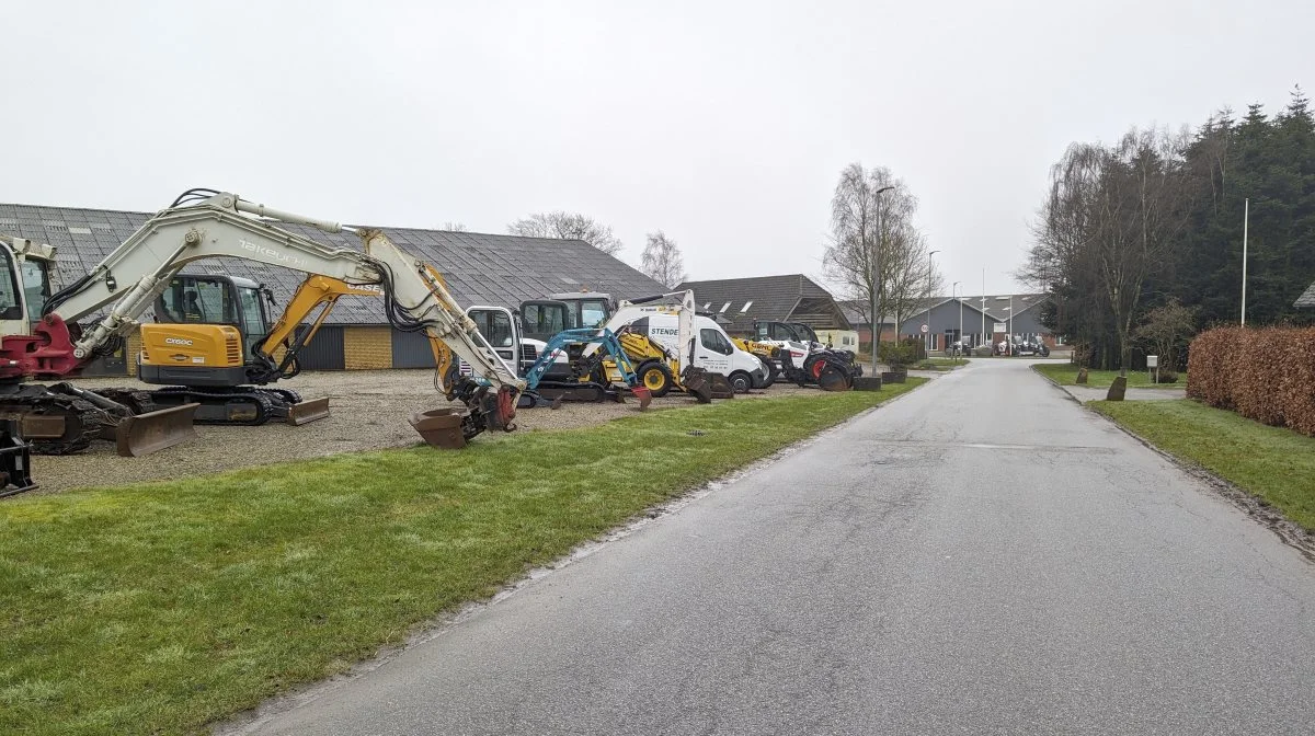 Stenderup A/S blev grundlagt som landsbysmedje i 1936. I dag fylder virksomheden det meste af den sydjyske landsby.
