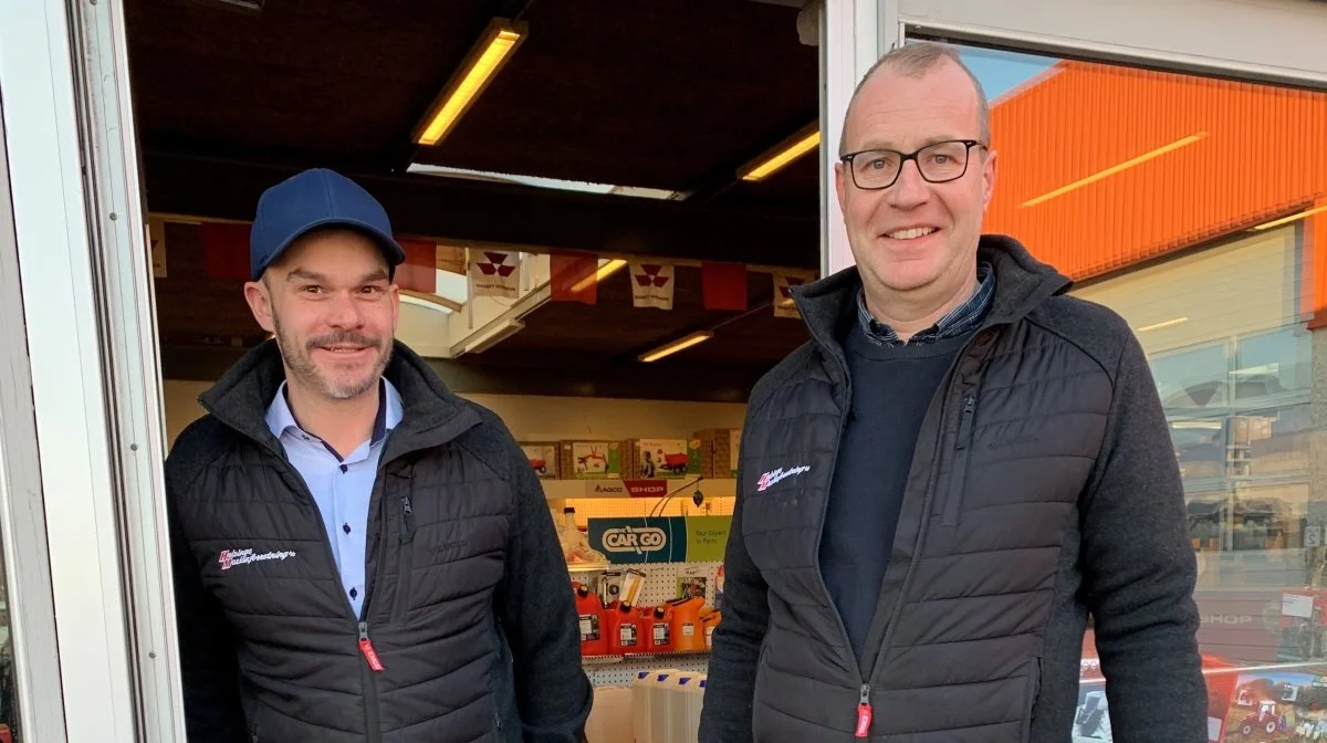 Direktørduoen i Helsinge Maskinforretningen, Brian Skøtt (tv) og Bo Høst, glæder sig til åbent hus-arrangementet lørdag den 9. marts. Foto: Jesper Hallgren