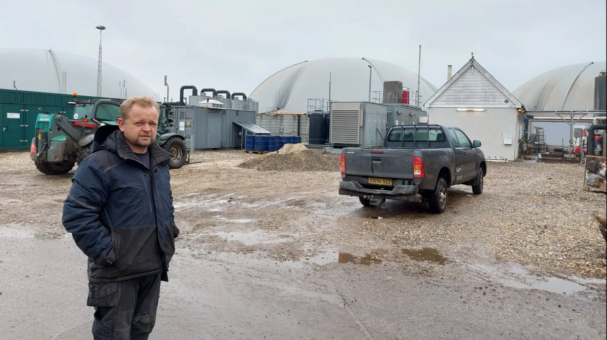 Thomas Kjær har planer om at udvide biogasanlægget til at kunne modtage 600.000 ton biomasse om året. Sammen med pyrolyse og omdannelse af flydende CO2 vil det kunne give klimagevinster svarende til udledningen fra hele Hjørring by. Fotos: Christian Carus