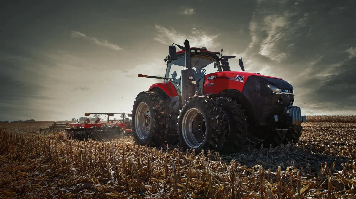 I Danmark vil det som vanligt nok primært være de største modeller i Magnum-serien, der bliver tilgængelige. Her er det Magnum 385. Foto: Case IH