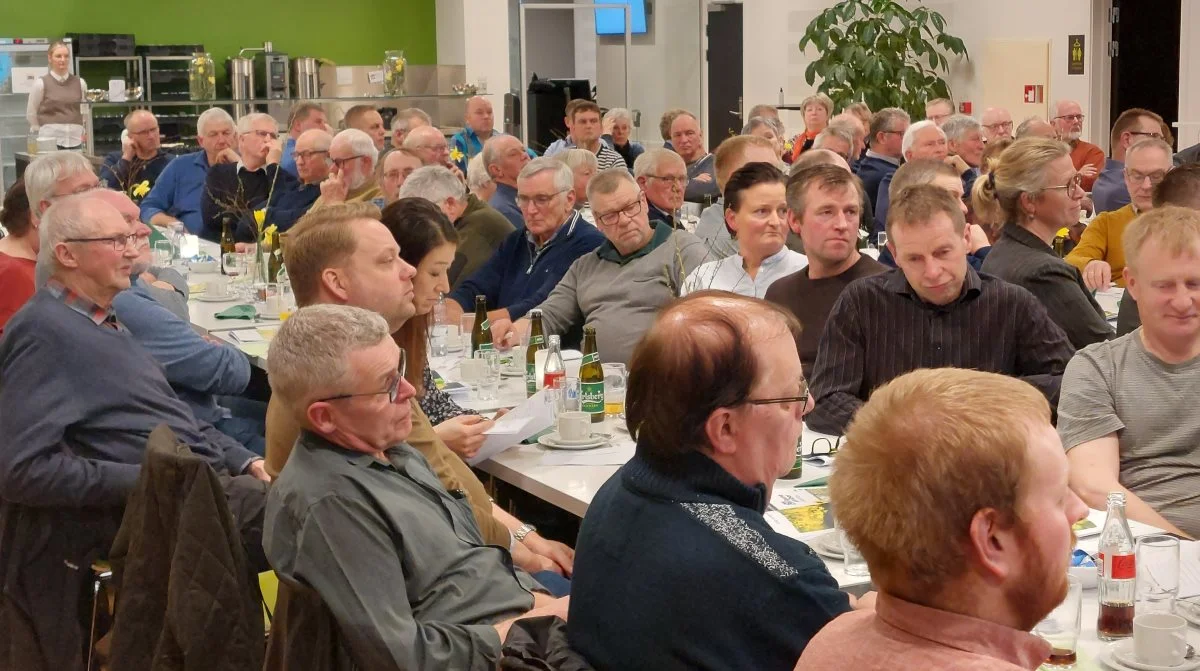 Omkring 125 var mødt op til generalforsamlingen hos Jysk Landbrug, der blev holdt hos Sagro i Billund. 67 var stemmeberettigede og de 65 stemte ja til fusionen. Foto: John Ankersen