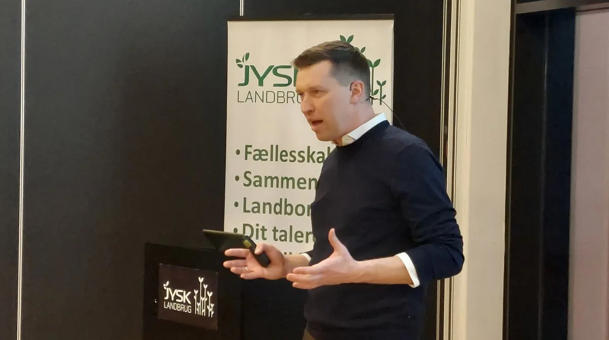 Formand i Landbrug & Fødevarer, Søren Søndergaard, var med på generalforsamlingen, og kom i sit indlæg ind på forløbet op til Svarer-rapportens offentliggørelse og den efterfølgende trepart, som han selv deltager i. Foto: John Ankersen
