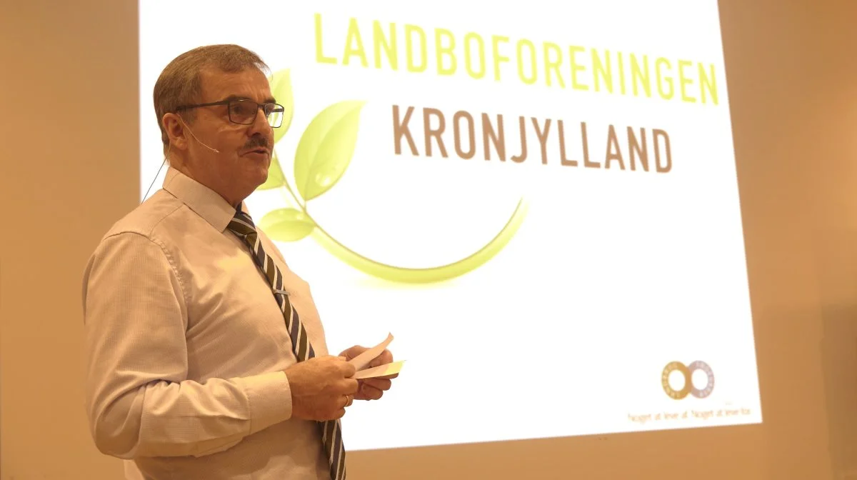 Det kom blandt andet til at handle om CO2-afgiften, da Christian G. Jensen aflagde bestyrelsens beretning i Landboforeningen Kronjylland. Fotos: Tenna Bang