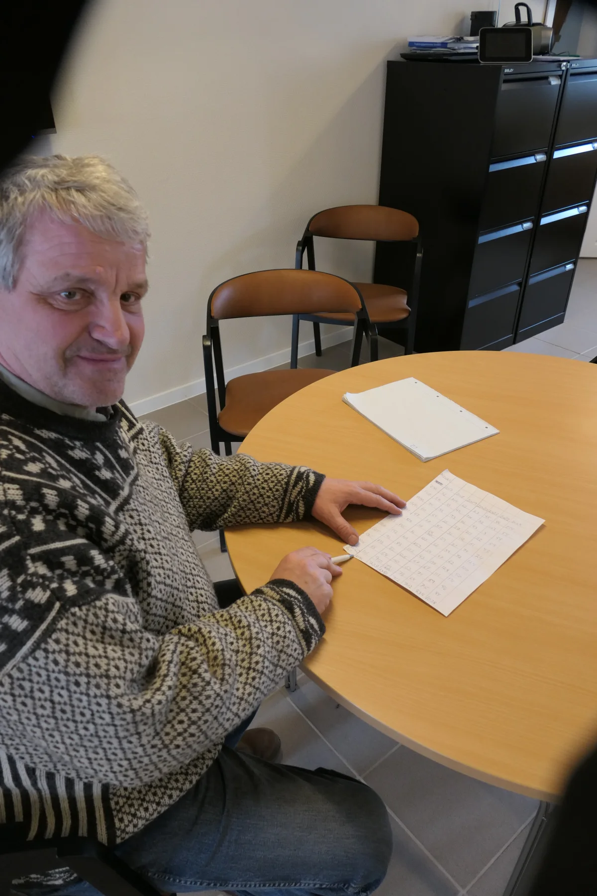 Hos Svend Olav Bengtson og Klaus Aage Bengtson bringer nøje optegnelser over det månedvise nedbør. Sprøjtesporene hos Klaus Aage Bengtson i Vendsyssel bliver ikke mere snorlige af at være konventionelle. Men de bliver nok brugt til lidt mere fremover. 