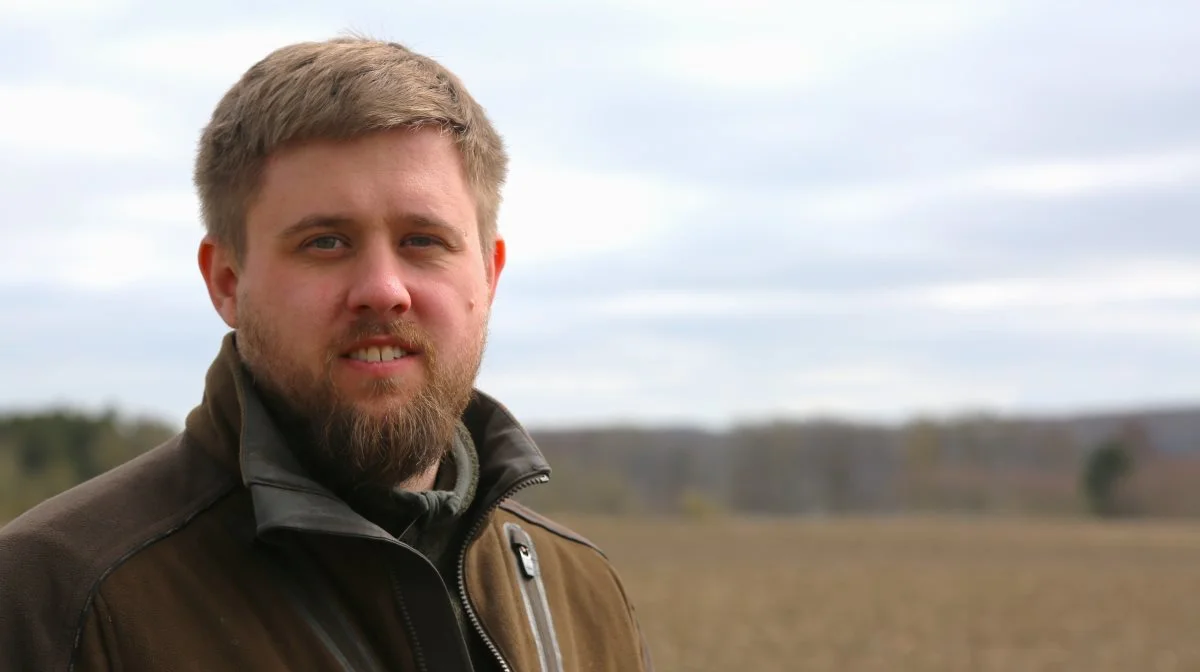 Der er stor interesse for skovrejsning, og skov- og landskabskonsulent Bjarke Sjøberg Thomsen fra Skovdyrkerne Øerne opfordrer kommende skovejere til at begynde planlægningen i god tid. Foto: Skovdyrkerne Øerne