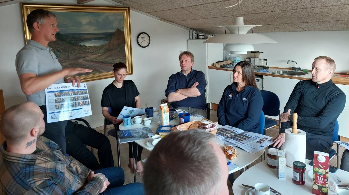 Dagens program startede og sluttede med teori og erfaringsudveksling i frokoststuen på Bredebjerggård.