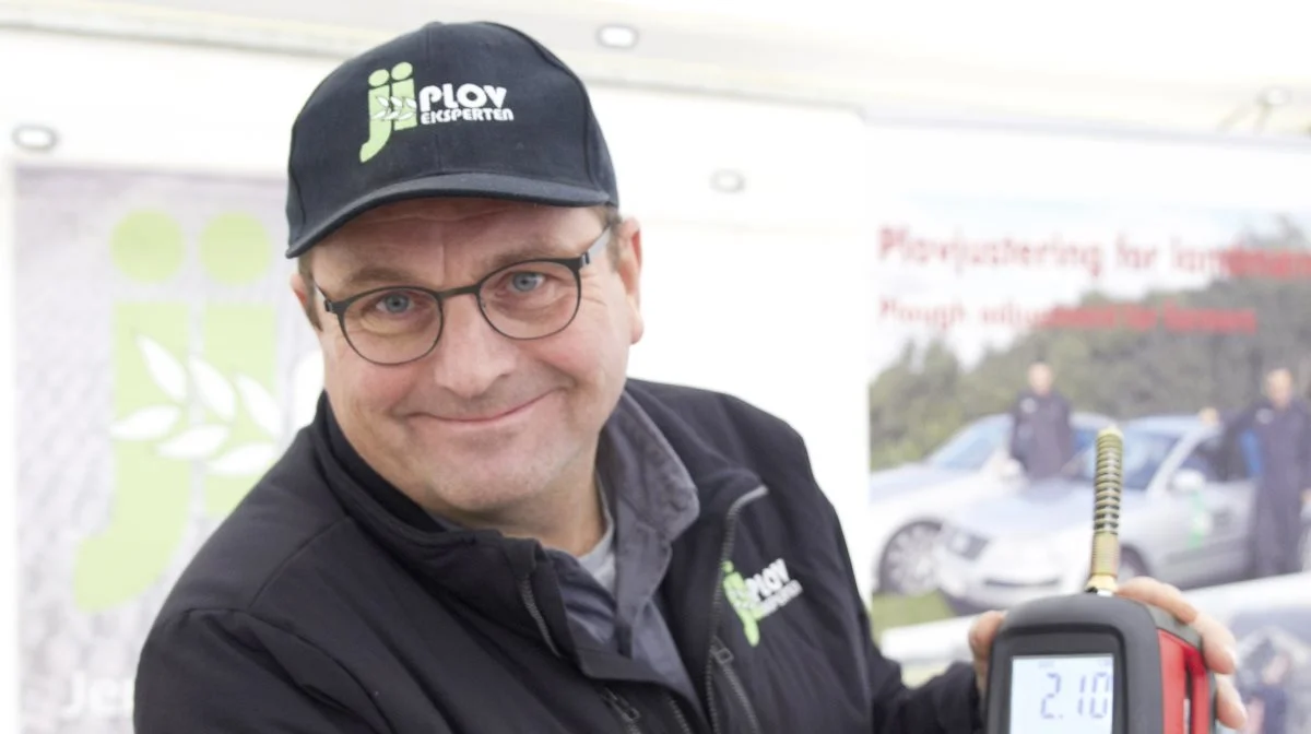 Jens Iversen slår dørene op til åbent hus fredag den 3. maj. Her kan alle komme og se det nye plovcenter. Arkivfoto: Tenna Bang