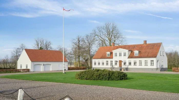 Hømgaarden er en meget velholdt ejendom. Foto: Nybolig Landbrug Berg Risager