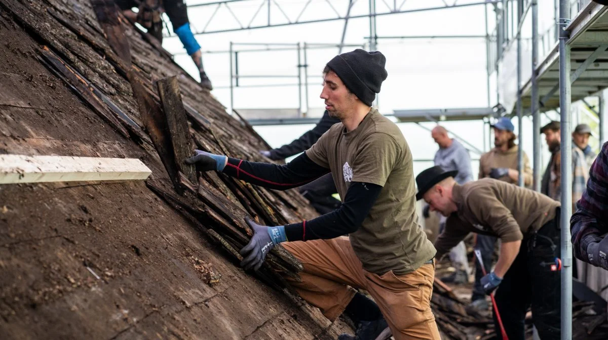 Det er første gang, at det ikoniske symbol på Danmarks vikingearv gennemgår en så omfattende renovering. Fotos: Maria Yasmin Klitgaard Breuning, Nationalmuseet
