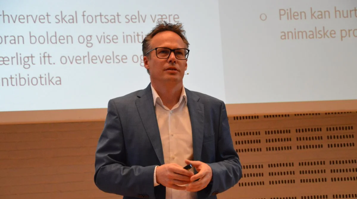 - Selvfølgelig er der reinfektioner, men på nationalt niveau bevæger vi os i den rigtige retning, lød konklusionen fra Christian Fink Hansen, da han forleden talte på Fodringsseminaret og han kom ind på den nationale PRRS reduktionsplan. 