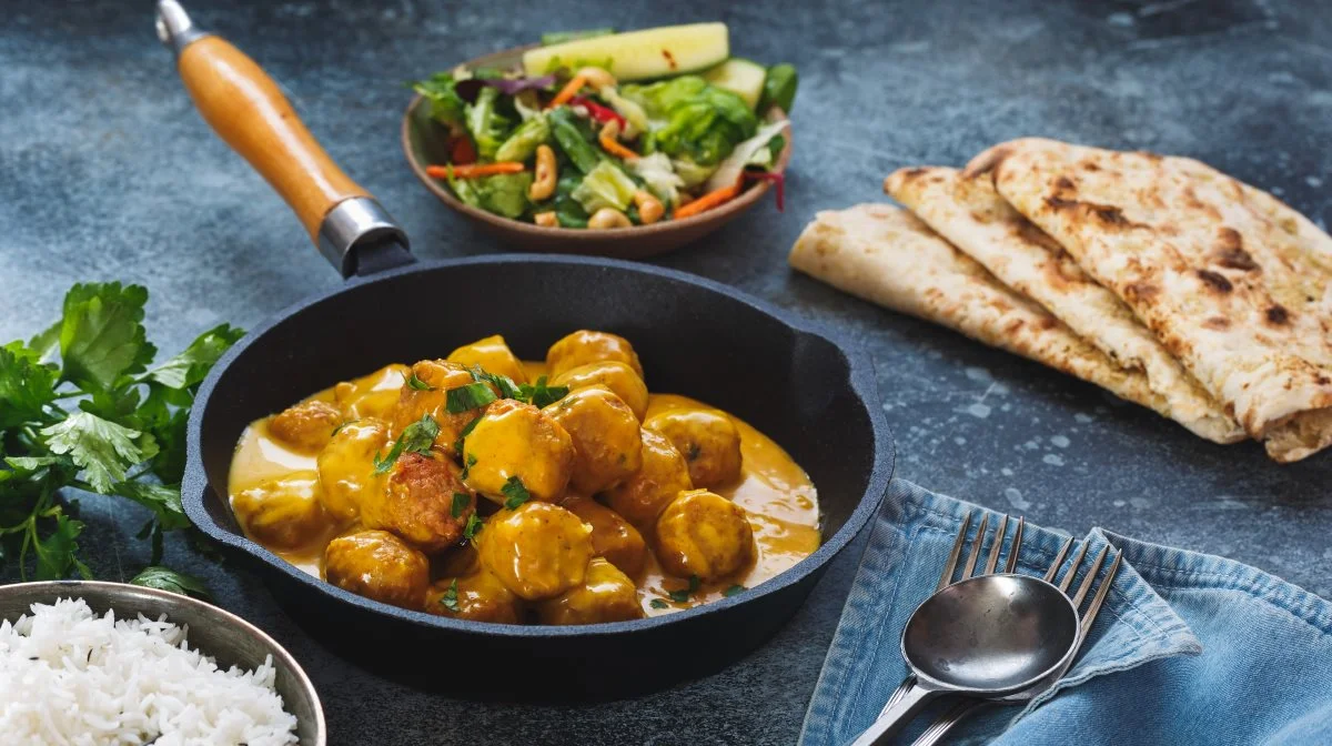 Nu skal de svenske restauranter fortælle kunderne, hvor kødet i de traditionelle svenske kødboller - og alt andet kød - er vokset op. Foto: Colourbox