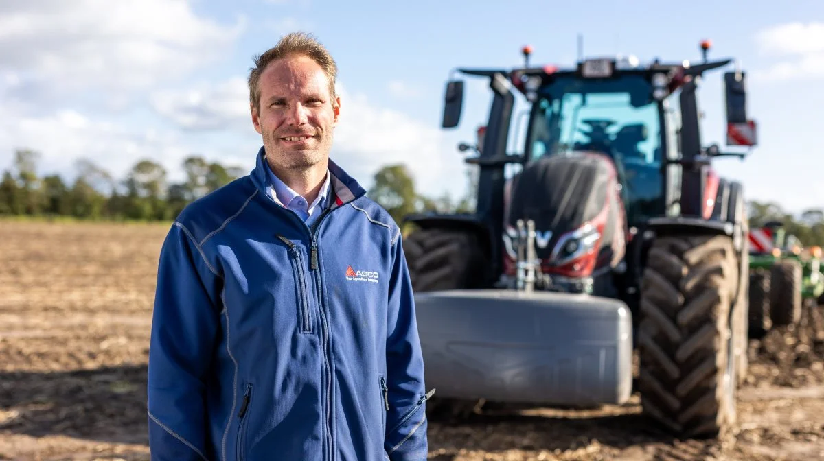 Den nye Valtra Q305 kommer til at spille en vigtig rolle i udviklingen af bedre interaktion mellem markredskabet og traktoren. Jens Christian Jensen er agronom og ansvarlig for FUSE-teamets markforsøg i Nordvesteuropa.