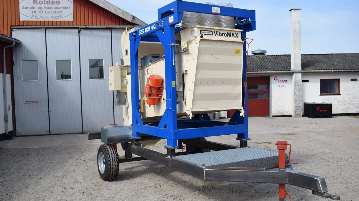 Koldsø Smede- og Maskinservice fik for nogle år siden importen af tjekkiske kornrensere fra JK Machinery, og i år vil dyrskuegæsterne så blandt andet kunne opleve en mobil kornrenser. Foto: Jørn Chr. Jervelund 