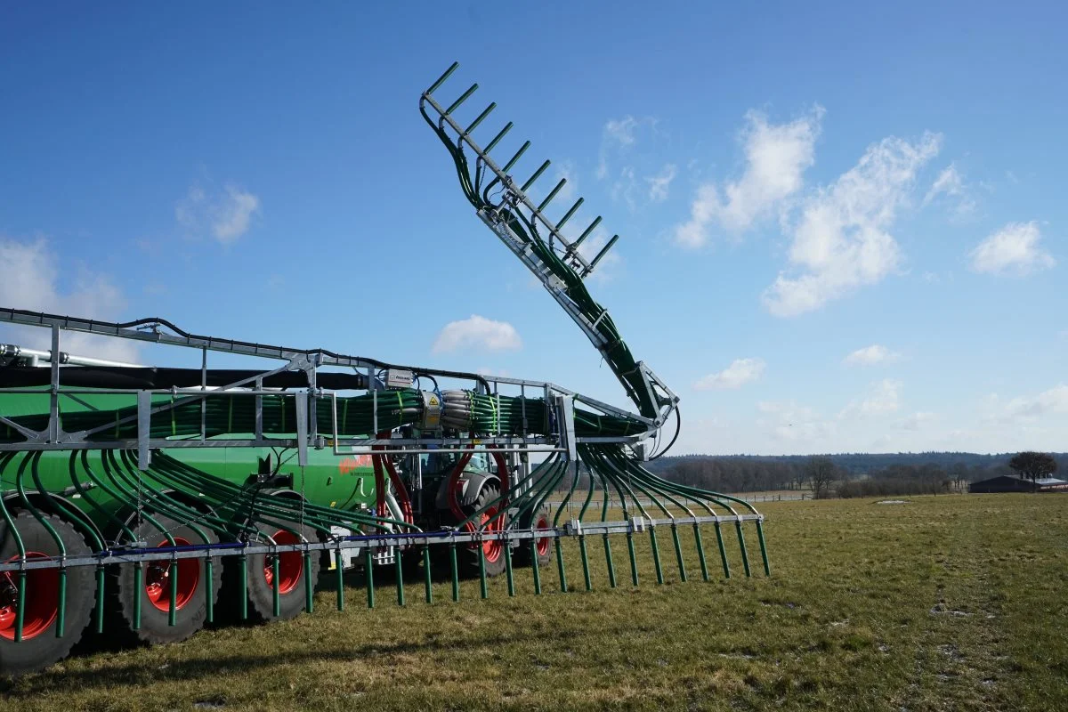 SwingMax-slangebom: Høj effekt og fleksibilitet med en arbejdsbredde på op til 36 meter. Foto: Vogelsang