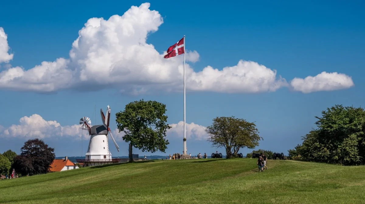 Hvis vi fortsætter ad den vej, som beslutningstagerne bevæger sig på lige nu – mod en CO2-afgift, så stopper Dybbøl Mølle snart, lyder det fra skribenten. Foto: Colourbox