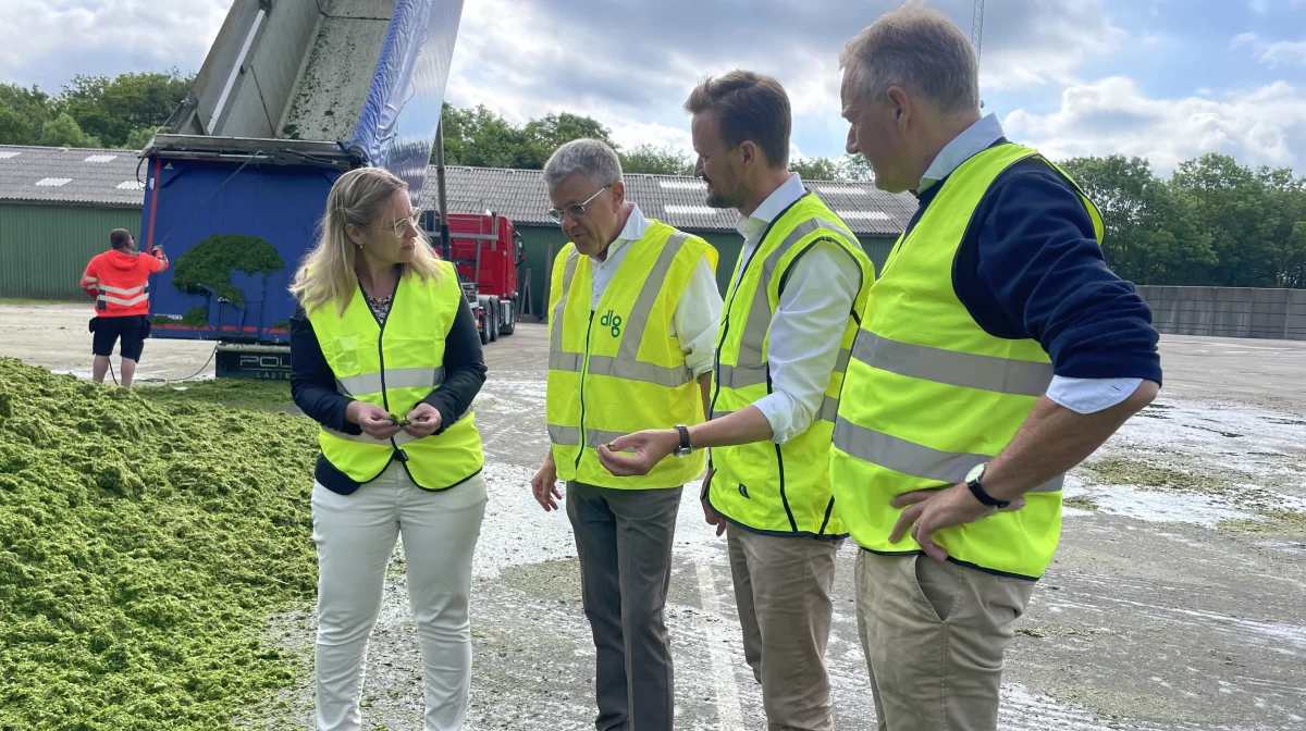 Økonomiminister Stephanie Lose var på besøg ved Biorefine Denmark i selskab med Vagn Hundebøll, Jakob Lave, og Niels Dengsø. Foto: DLG