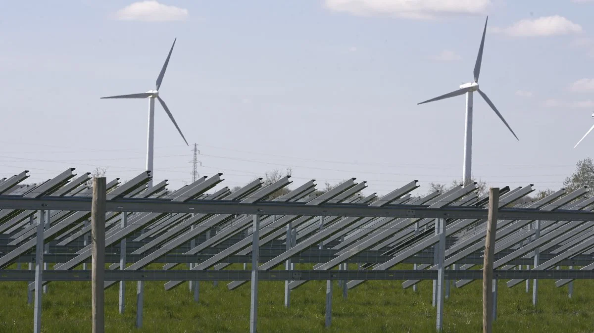 Mange vindmølle- og solcelleprojekter skaber stor lokal utilfredshed og bliver lagt i graven, fordi lokalbefolkningen sætter sig imod. Foto: Erik Hansen