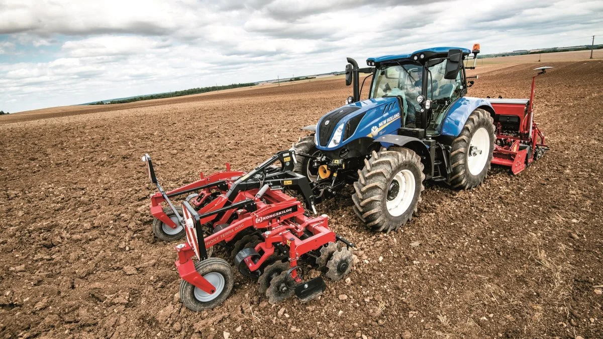 Med de nye T6-modeller har New Holland styrket sin position indenfor sekscylindrede traktorer i segmentet fra 100 til 150 hk. En position, der bygger på en arv, der går helt tilbage til Ford 10- og 40-serierne og op til T6-serien i dag, som blev lanceret i 2013 for første gang.