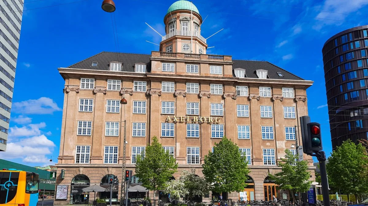 Landbrug & Fødevarer præsenterer et overskud på 24 millioner kroner for 2023. Her ses organisationens hovedsæde, Axelborg i København. Foto: Victor Juul Grønbæk