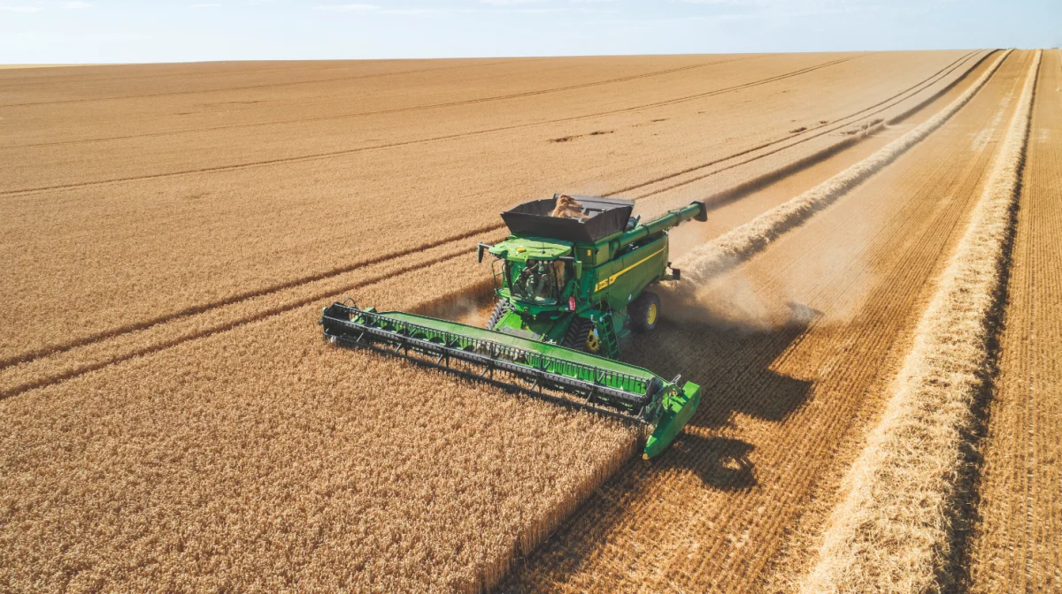 Den nye serie af rystermejetærskere spænder over otte modeller. Foto: John Deere