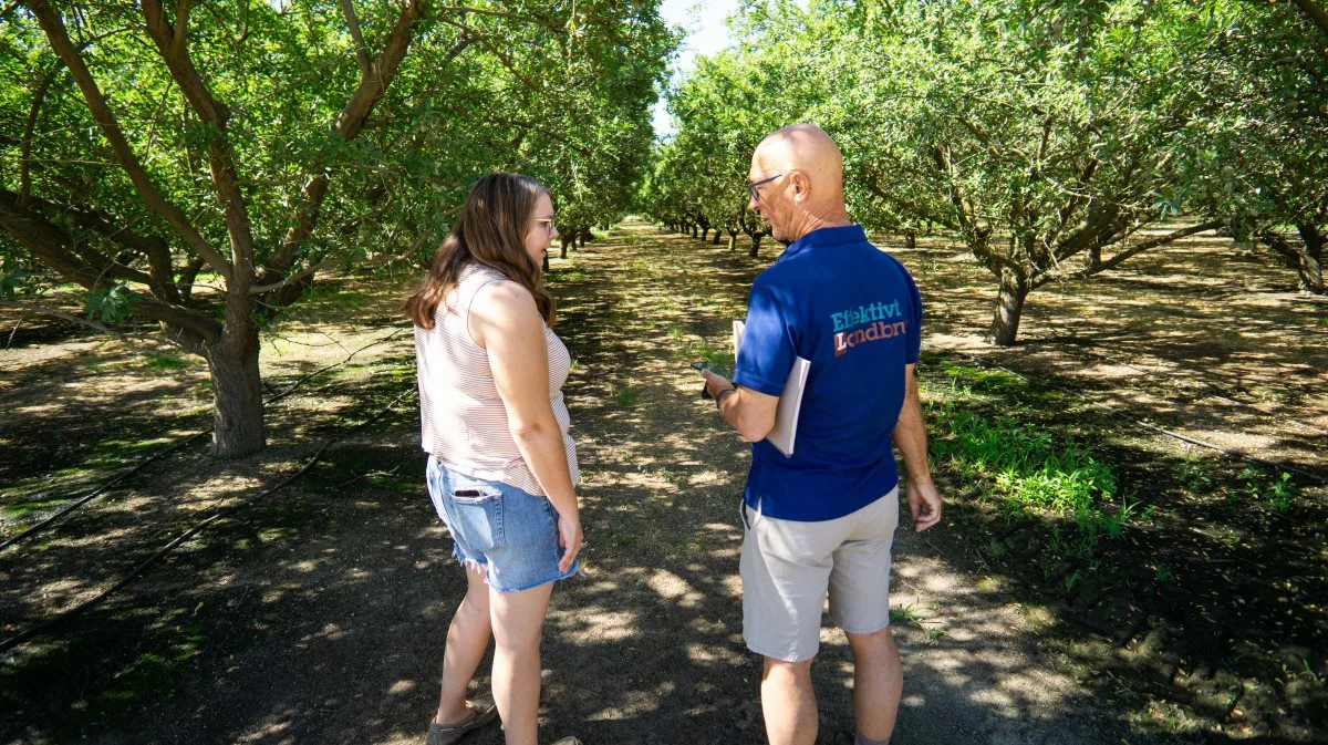 Effektivt Landbrug møder formanden for Kern County Farm Bureau, Jenny Holtermann, på familiens landbrug med mandelproduktion. - Alene i vores Kern County forventer man, at næsten 200.000 hektar skal tages ud af produktion, fortæller hun. Foto: Daniel Barber