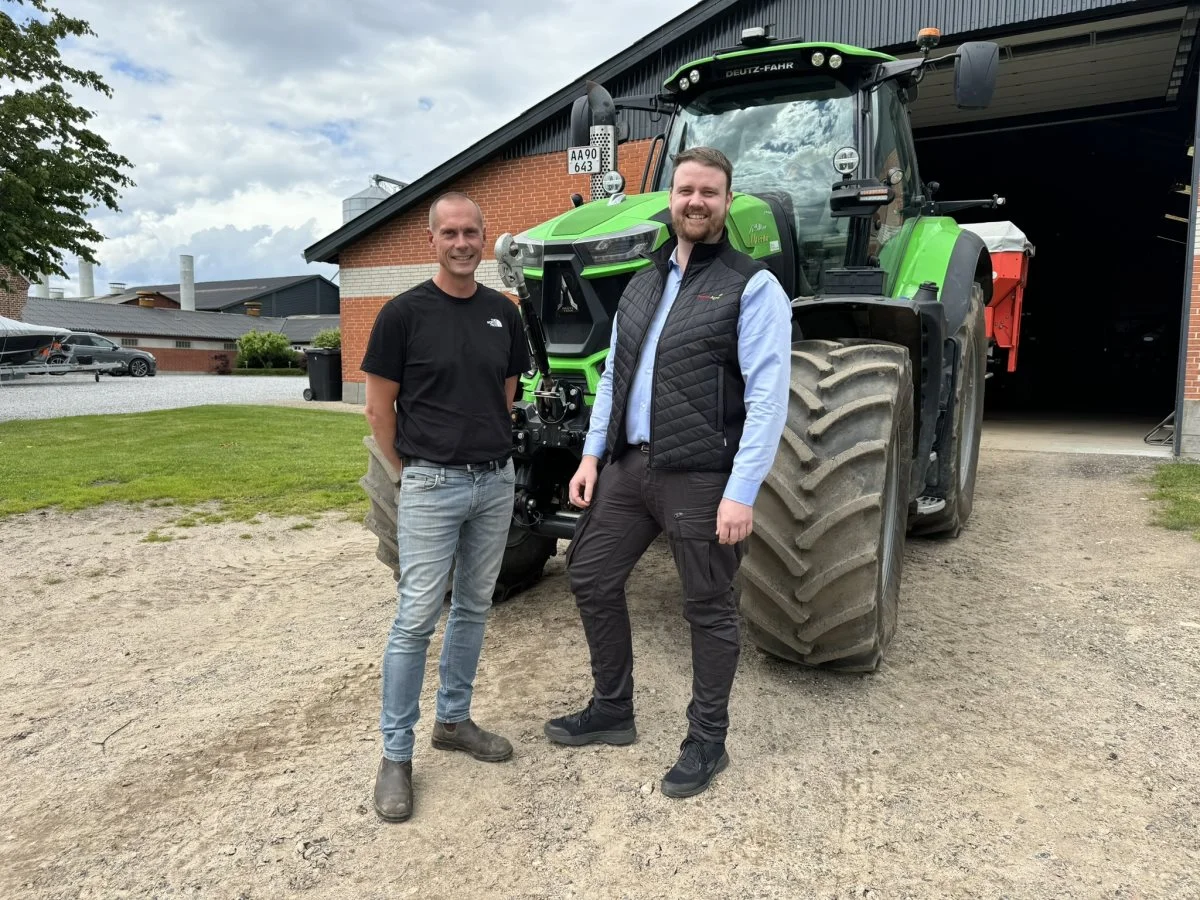 Thomas Østergaard roser Danish Agro og salgskonsulent Kristian Kjeldes håndtering af de ønsker og spørgsmål, han har haft til Cropline Maskindata det seneste års tid. - Der er ikke langt fra tanke til handling, siger landmanden. 