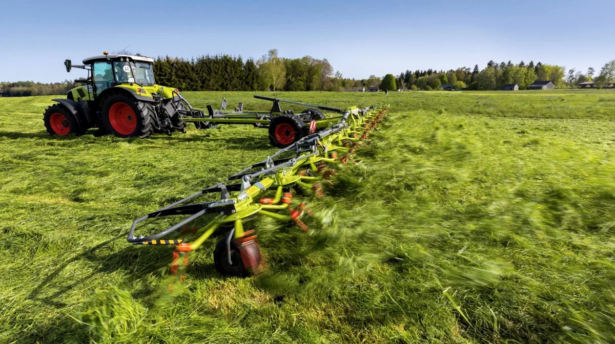 Flagskibet i høvenderprogrammet fra Claas er den nye Volto 1500 T/TS med en arbejdsbredde på 15,1 meter. Et nyt chassis giver begge de to nye vendere mulighed for hjulstyring, hvilket gør dem smidige og manøvredygtige på mindre marker.