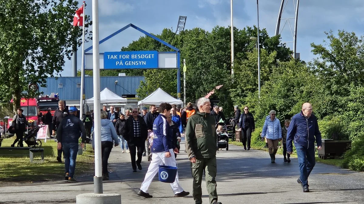 Der var også perioder med solskin over gæsterne på Landsskuet. Foto: John Ankersen