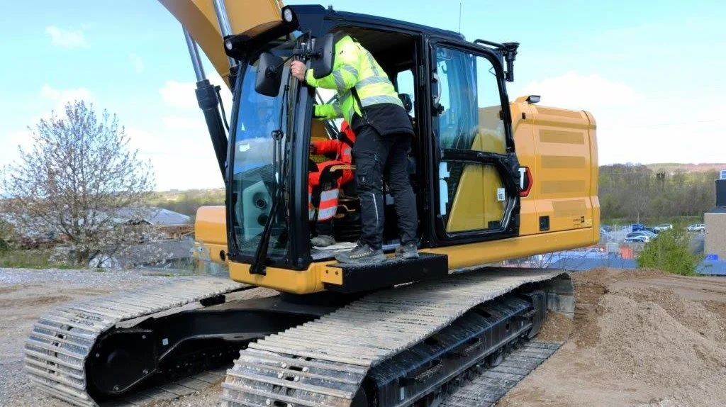 Ifølge det Nationale Forskningscenter for Arbejdsmiljø er maskinføreres tilbagetrækningsalder så høj, at de er blandt de tre erhverv, der forventer at arbejde længst. Fotos: Zeppelin Danmark