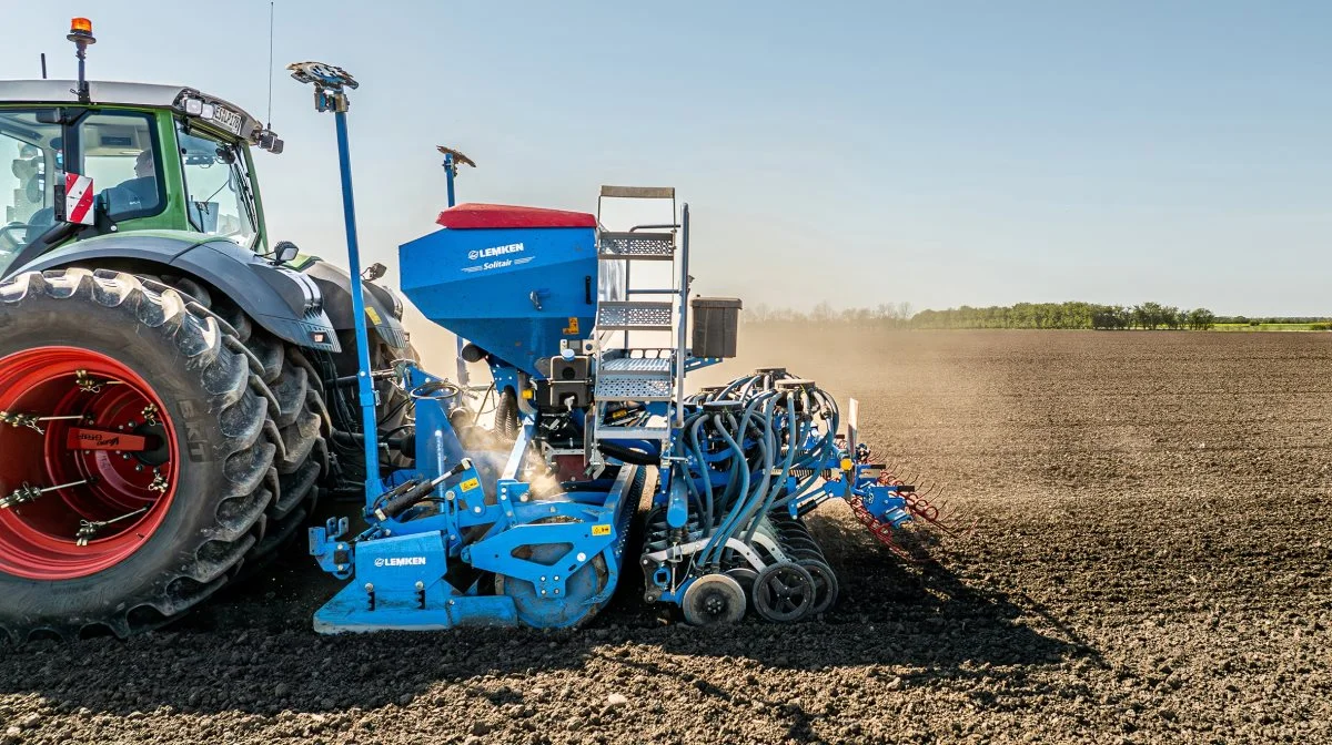 Lemken tilbyder to skærsystemer, der fås i både en hydraulisk version med op til 70 kg skærtryk samt en mekanisk version med op til 45 kg skærtryk.