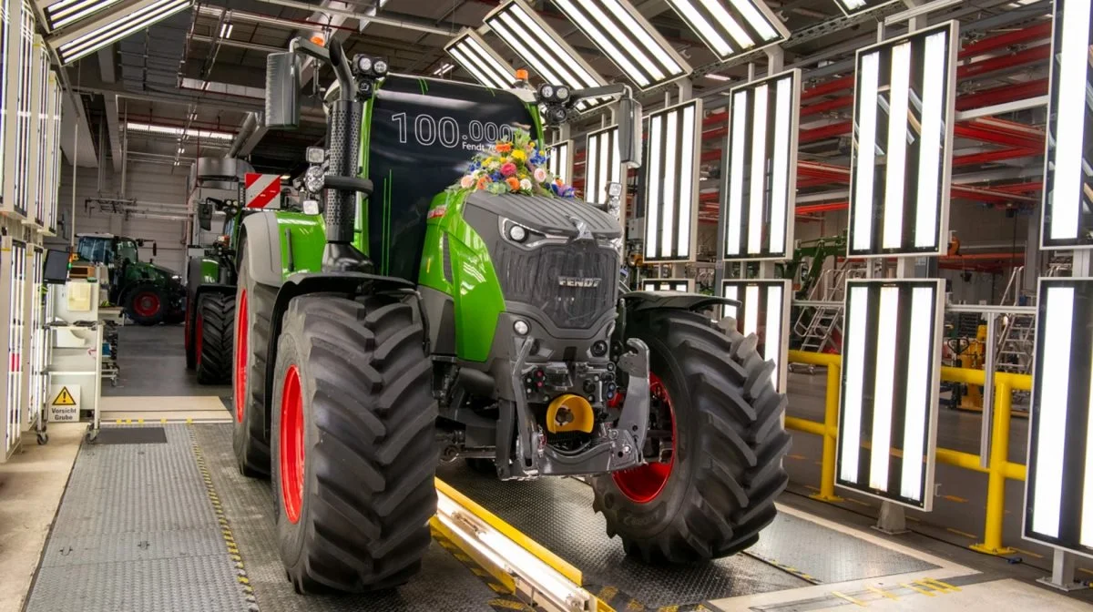 Fendt fejrede produktionen af Vario-traktor nummer 100.000 den 25. juli på fabrikken i Marktoberdorf i Tyskland. Pressefoto