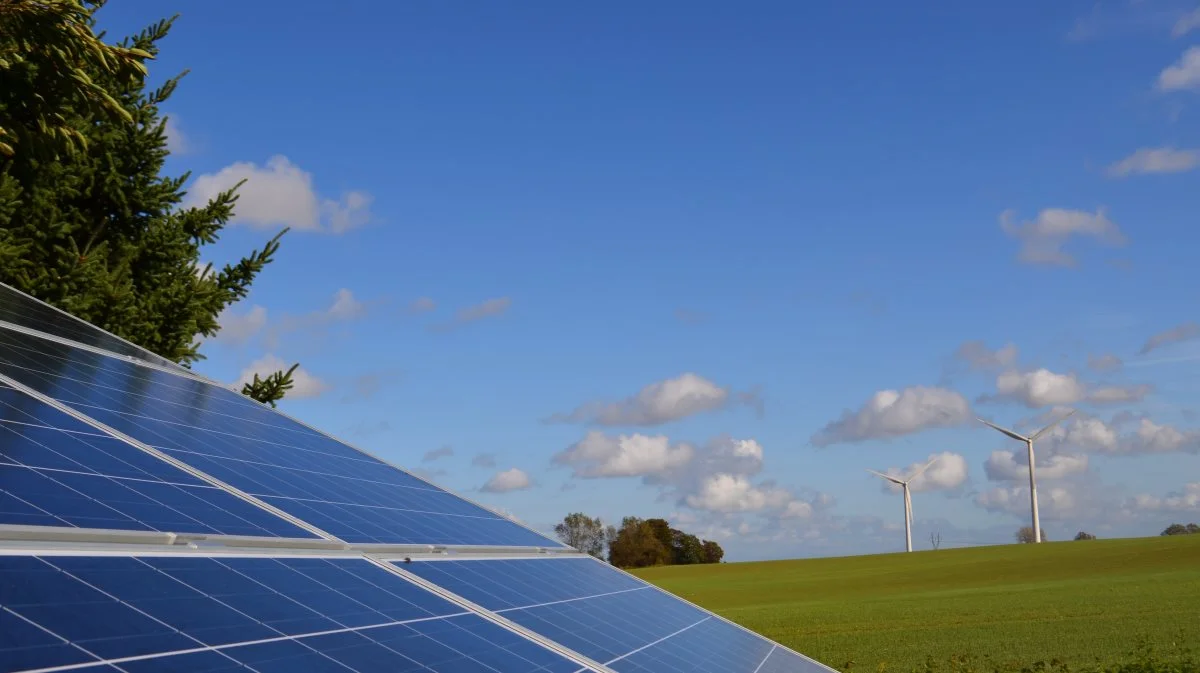 - I første halvår af 2024 har vind- og solenergi udgjort 30 procent af EU’s strømforbrug, mens fossil energi i samme periode kun har udgjort 27 procent, skriver Altinget. Foto: Colourbox